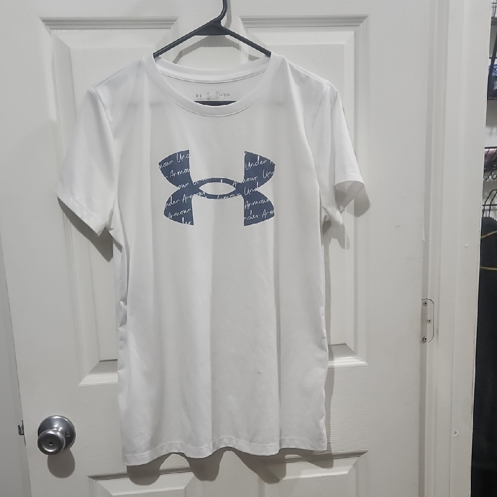 Bundle Sale | 4 For $20 | Under Armour‎ White Tee with Navy Logo Size Large